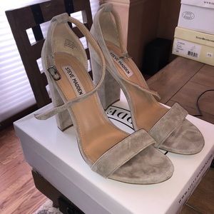 Steve Madden Carrson sandal